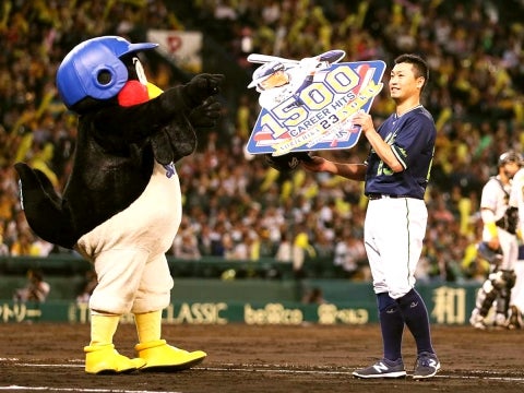 青木選手がNPB通算1500安打を達成