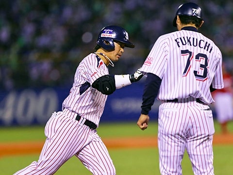 ライトスタンドへ3号ソロ！