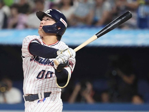 赤羽選手が今季初ホームランを放つ
