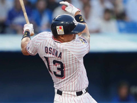 オスナ選手がマルチ安打