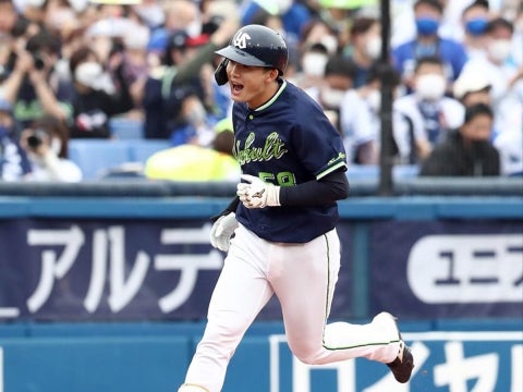 長岡選手が2号2ラン！