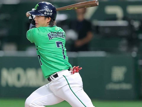 長岡選手が先制タイムリー含むマルチ安打の活躍