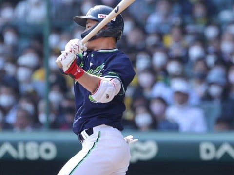 塩見選手が先制タイムリー！