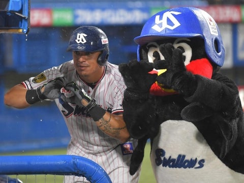 オスナ選手が一時同点となる13号ソロ