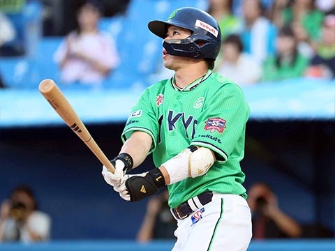 山田選手が球団最長記録となる11年連続の2桁本塁打を達成