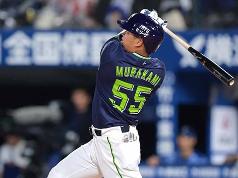 村上選手が2試合ぶりの本塁打を放つ