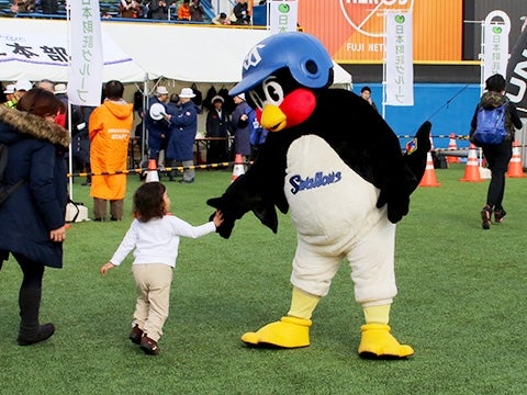 つば九郎が「第15回新宿シティハーフマラソン」に登場！