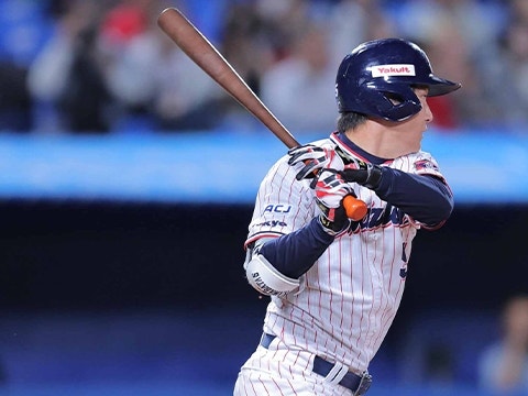 川端選手が同点タイムリー