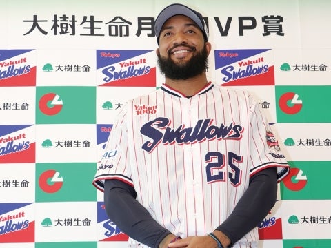 サンタナ選手が3・4月度月間MVP賞を受賞！