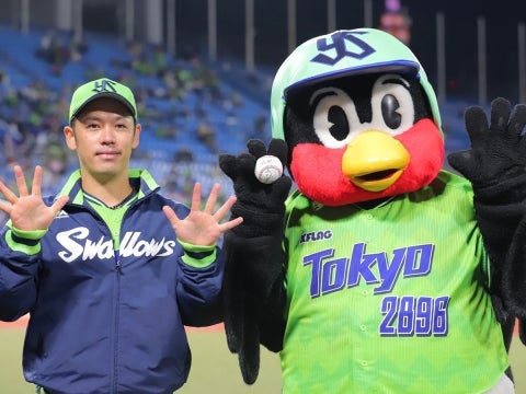 つば九郎と共に