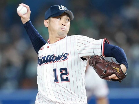 石山投手が復帰登板を三者凡退に抑える