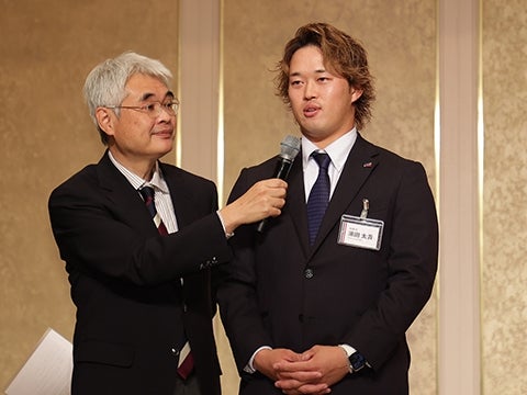 濱田選手が球団表彰の努力賞