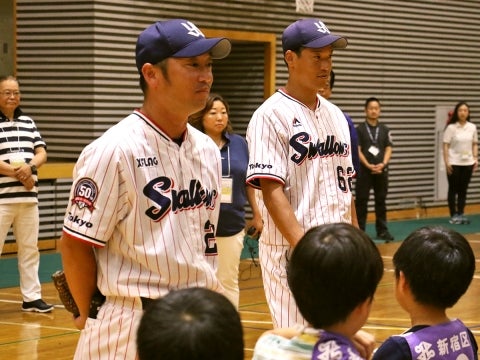 河端氏と徳山氏が新宿区立新宿コズミックセンターで投げ方指導！