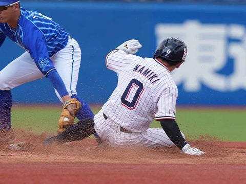 並木選手がマルチ安打&盗塁を決める