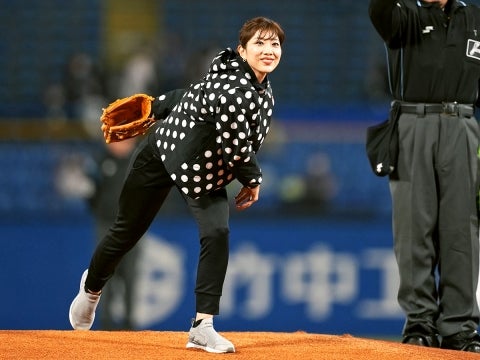 潮田玲子さんが始球式