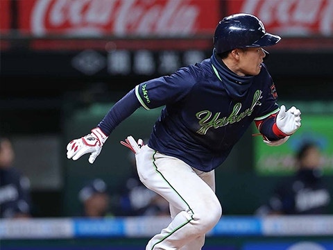 塩見選手が勝ち越しのタイムリー