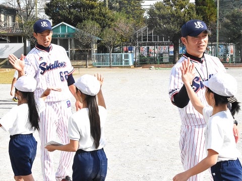 河端氏と徳山氏が練馬区立豊溪小学校で投げ方指導！