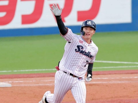 長岡選手がプロ初となる劇的なサヨナラ2ラン！