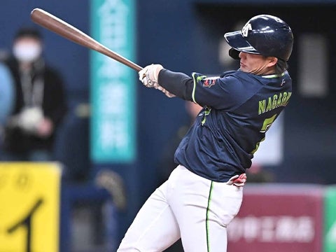 長岡選手がマルチ安打