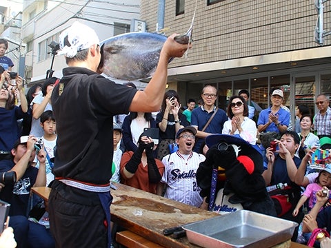 マグロ解体ショー