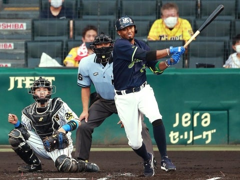 エスコバー選手が先制タイムリー含む2安打1打点