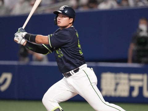 村上選手が先制の33号3ラン。