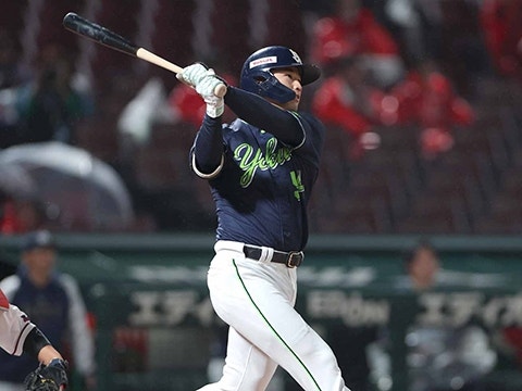 https://www-static.yakult-swallows.co.jp/upload/photo/archive/n-9379a2fe586cc474700abd78c1c32c92.jpg?auto=avif,webp&quality=90