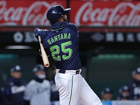 サンタナ選手が同点のタイムリー