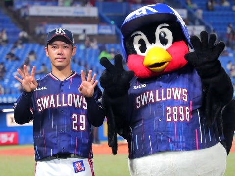 つば九郎と共に