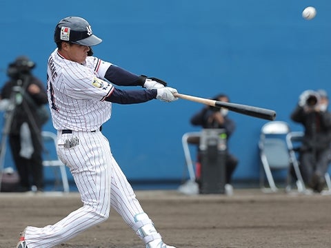 キューバ代表との練習試合。赤羽選手が豪快なソロホームランを放つ