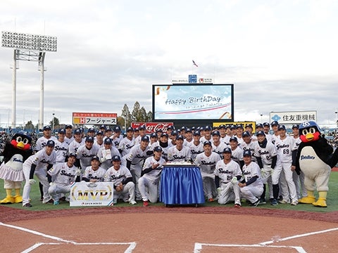 髙津監督にサプライズ！
