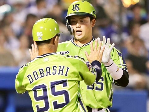 村上選手がプロ初の2打席連続本塁打