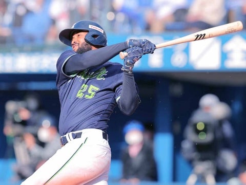 サンタナ選手が3号ソロ含む猛打賞の活躍