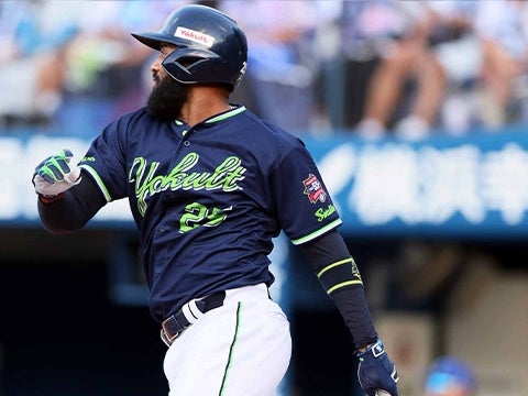 サンタナ選手が反撃の2点タイムリー