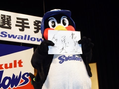 6選手＋つば九郎