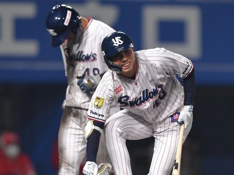 太田選手が決勝の押し出し四球を選ぶ！