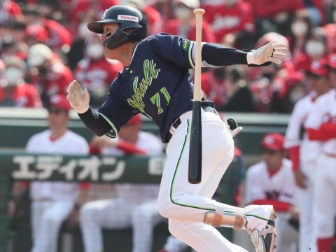 赤羽選手が先制タイムリー