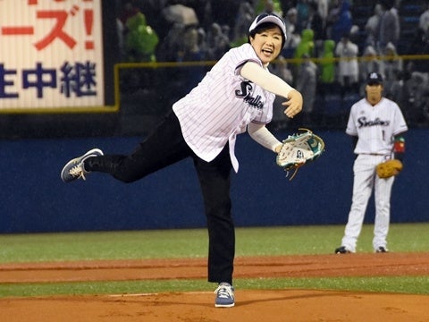 スタンドから大拍手