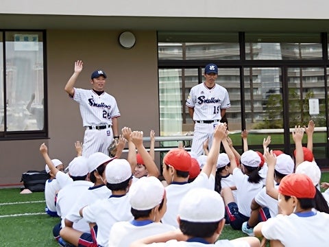 山部氏と河端氏が港区立白金の丘小学校で投げ方指導！