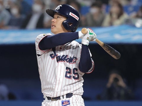 小川投手が8回3安打無失点＆決勝の1号ソロ！