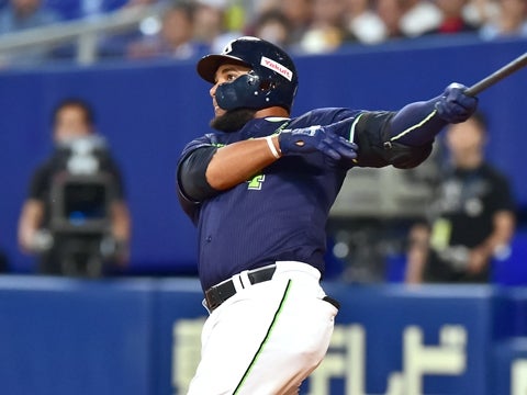 バレンティン選手が10号2ラン