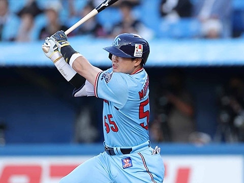 村上選手が先制タイムリー