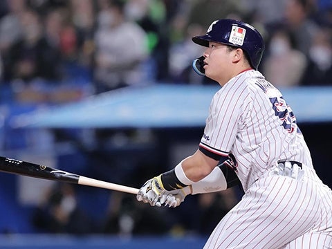 村上選手が先制の1号2ラン！