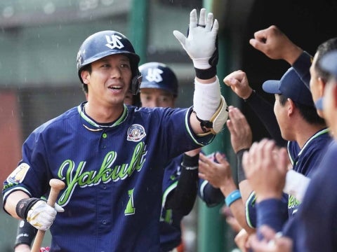 山田選手が決勝の9号3ラン！