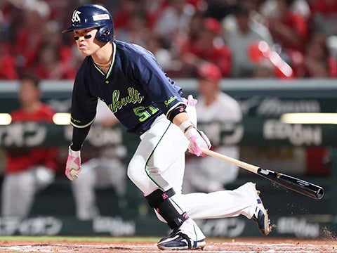 濱田選手がタイムリー二塁打を放つ