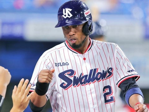 エスコバー選手が2点タイムリー二塁打