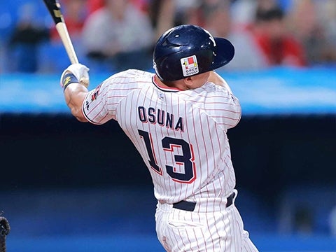 オスナ選手が5号満塁ホームランを放つ