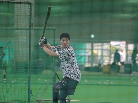 室内練習場でのバッティング練習