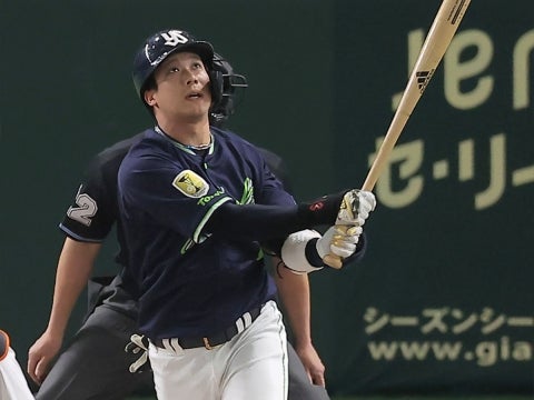 山田選手が先制の6号2ラン！