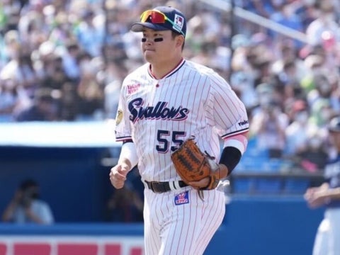 選手もClassic Borderユニホームと同じ柄のリストバンドを着用！